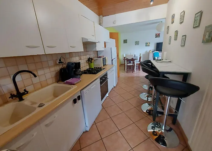 Prázdninový dům Des Vignes Au Calme, 2 Ch, Terrasse, Animaux Admis, Parking, Recharge Ve - Fr-1-584-164 *